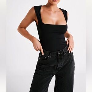 Meshki Linley Black square neck Sleeveless long line top ao flattering XS